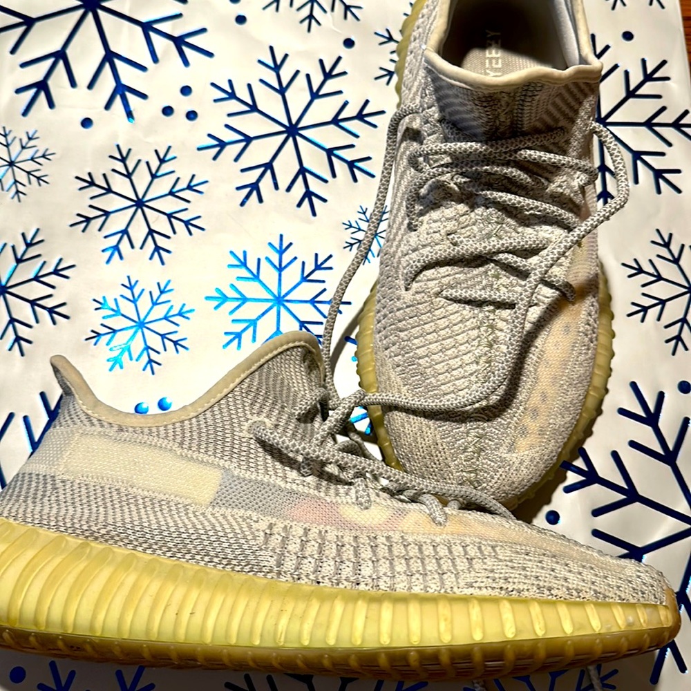 YEEZY BOOST 350 V2
"Sesame"